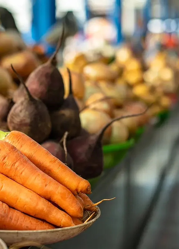 raw-carrots-beetroots-counter